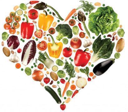 dia do nutricionista coração com comidas saudáveis
