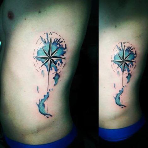 tatuagem de bússola na costela 3